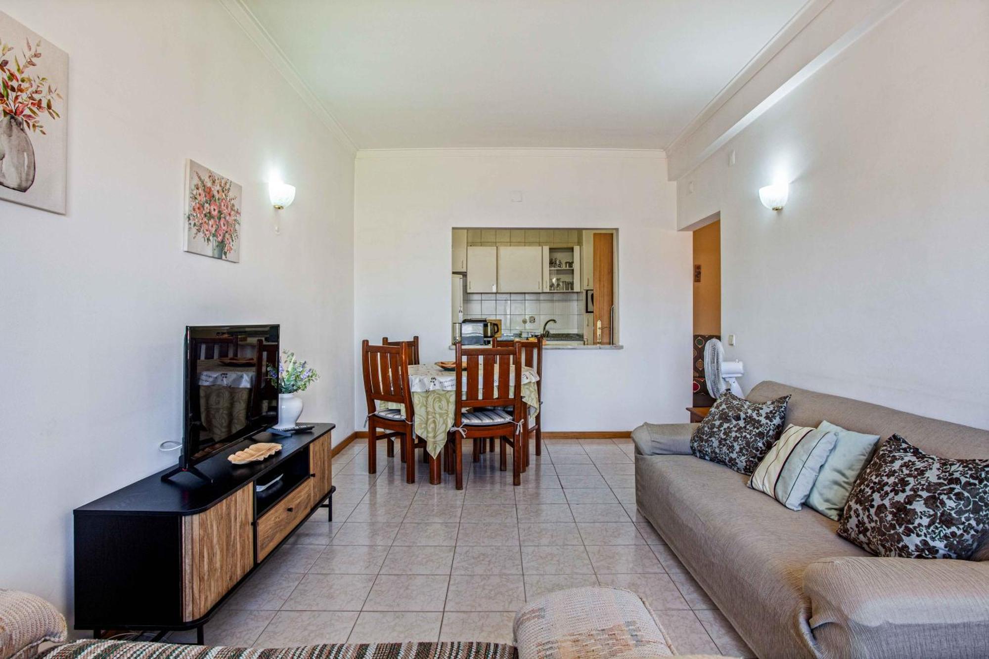 Remarkable 1 Bed Apartment in Costa da Caparica Esterno foto