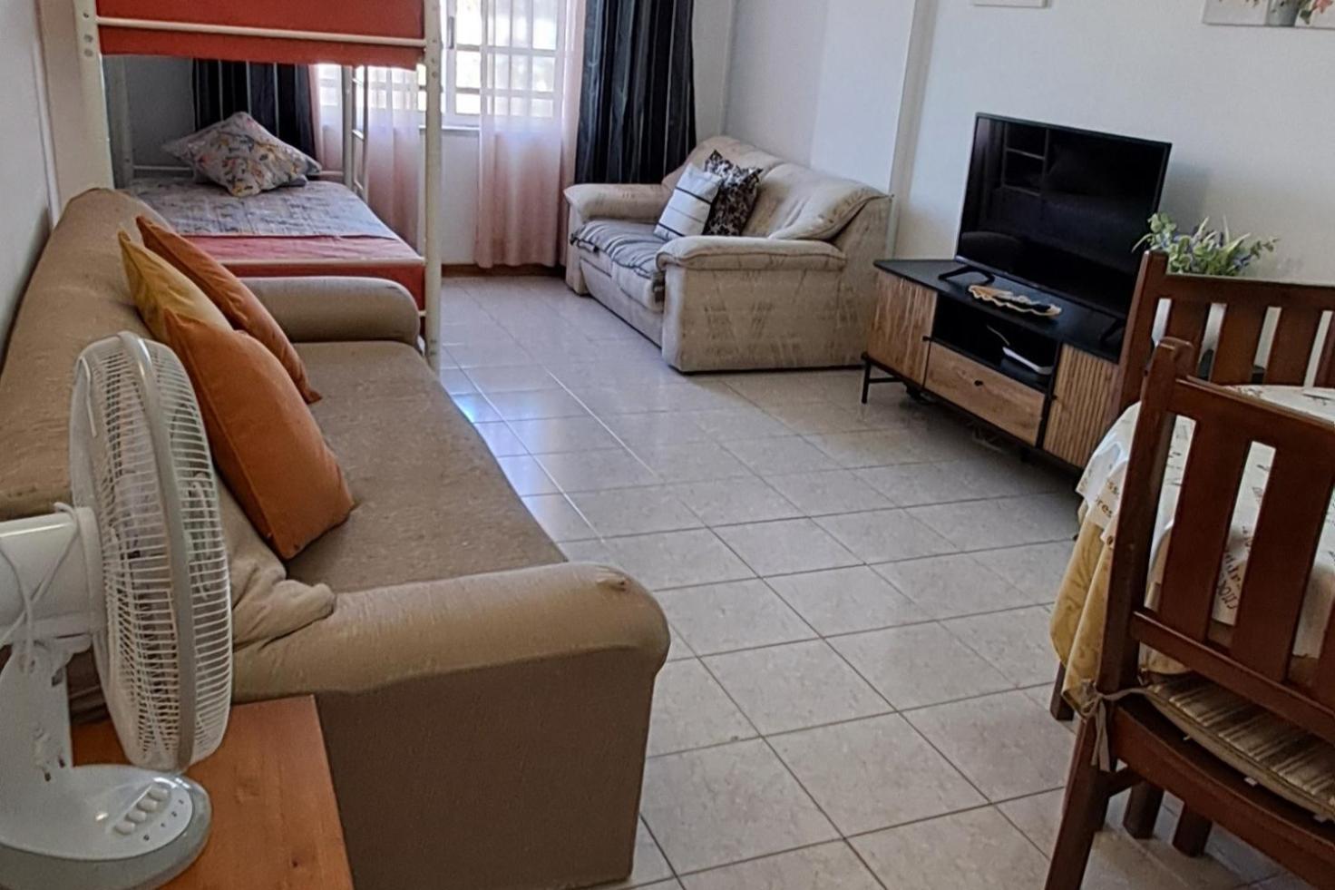 Remarkable 1 Bed Apartment in Costa da Caparica Esterno foto