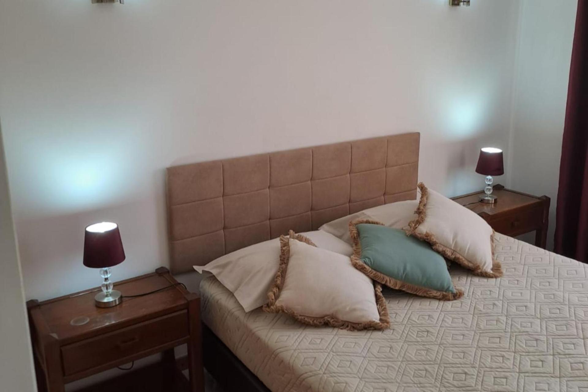 Remarkable 1 Bed Apartment in Costa da Caparica Esterno foto